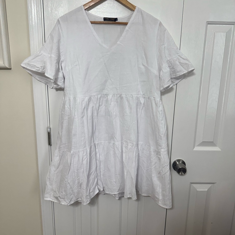 Fancyinn Elegant White Flowy Tunic